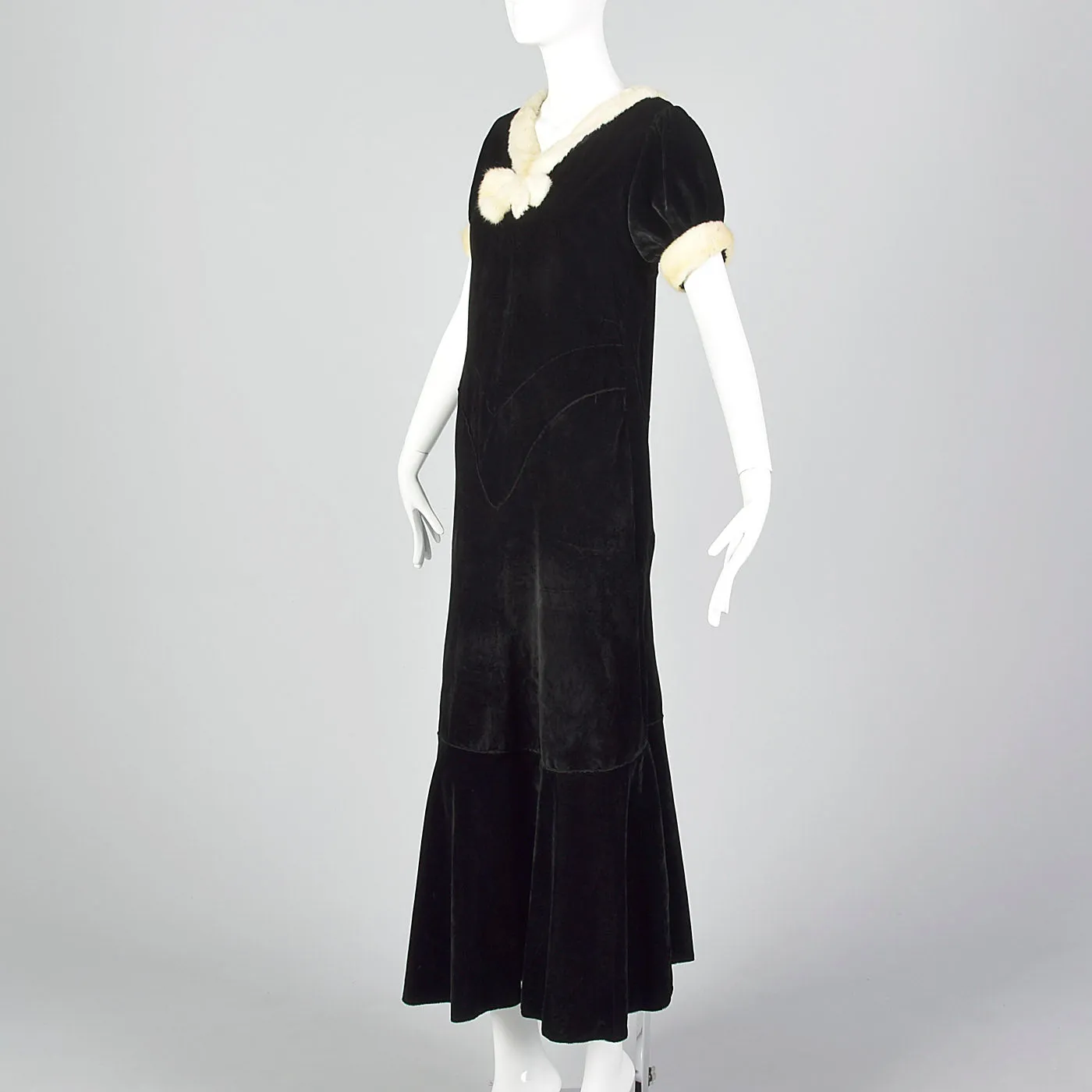 1930s Black Velvet Dress with Fur Collar