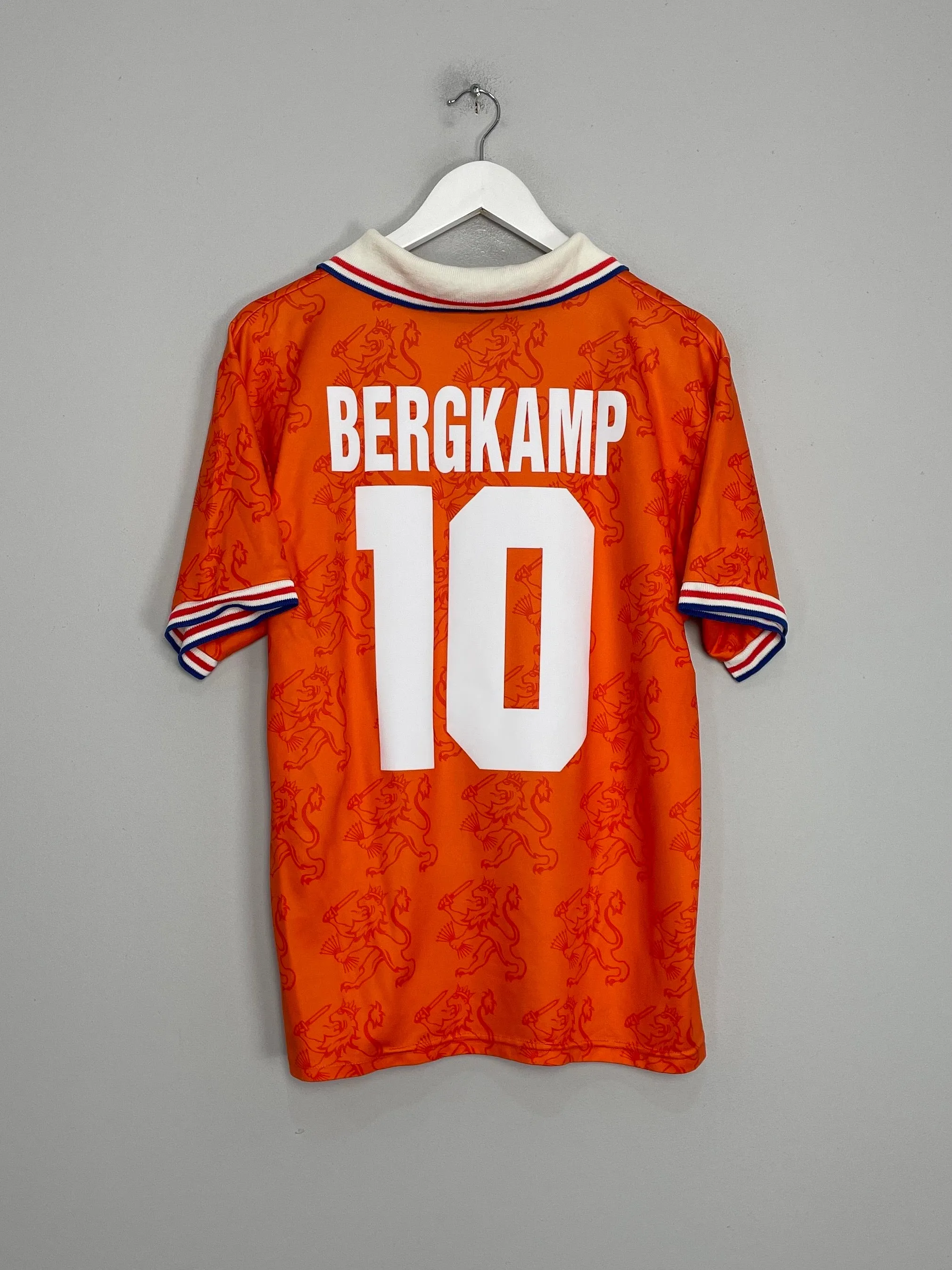 1994 NETHERLANDS BERGKAMP #10 HOME SHIRT (L) LOTTO