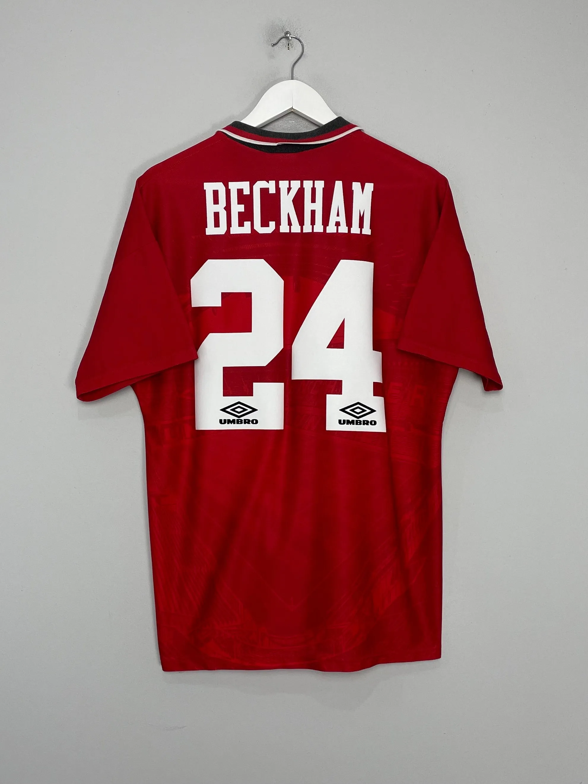 1994/96 MANCHESTER UNITED BECKHAM #24 HOME SHIRT (L) UMBRO