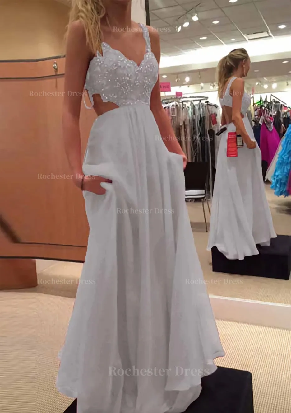 A-line/Princess V Neck Sleeveless Long/Floor-Length Chiffon Prom Dress With Lace Beading