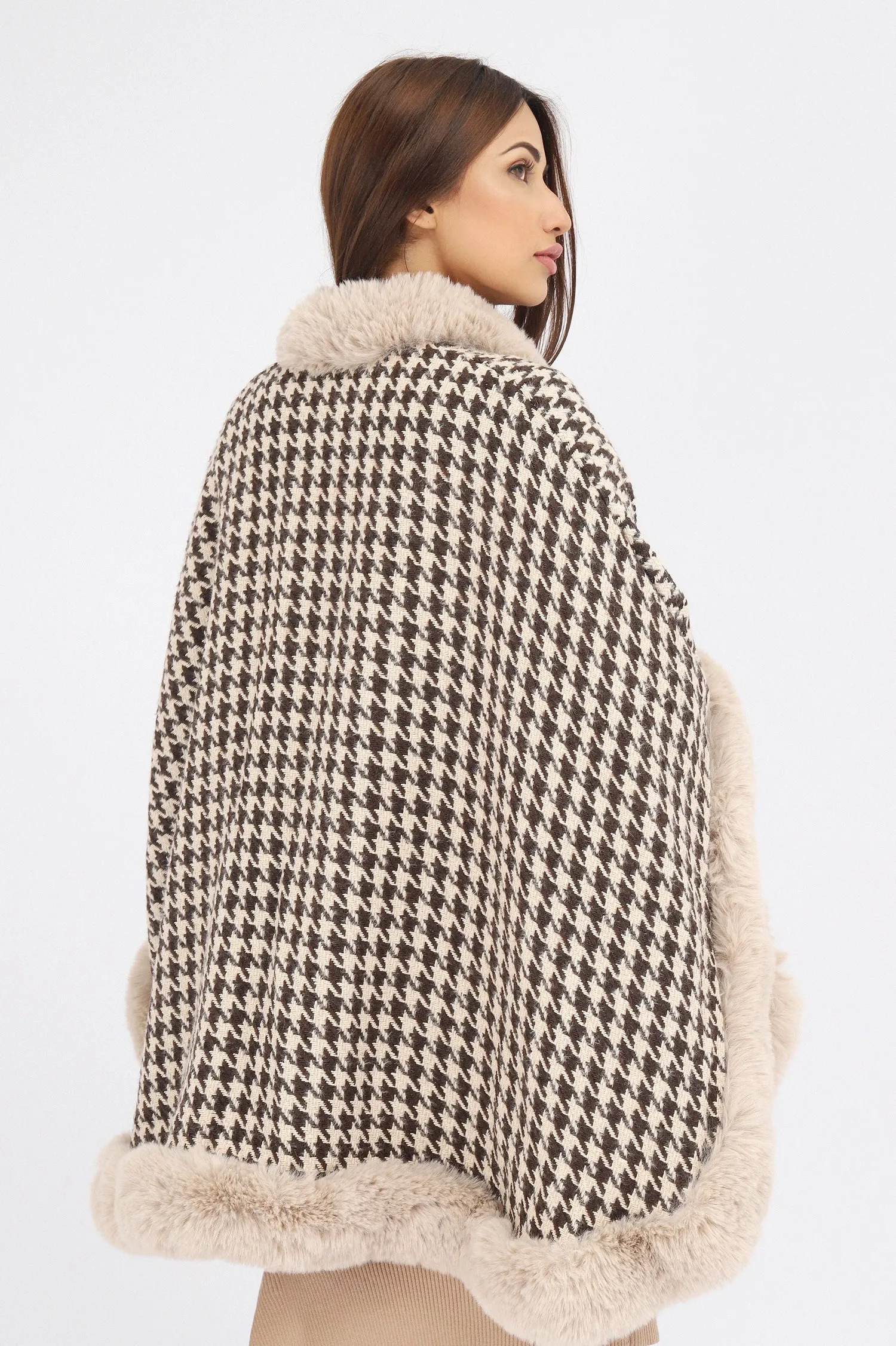 CHECK FUR CAPE