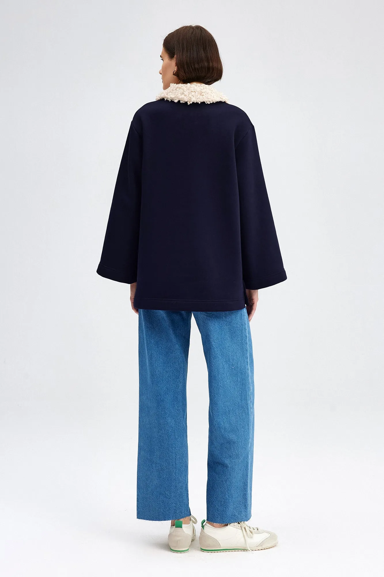 FAUX FUR COLLAR SWEATSHIRT