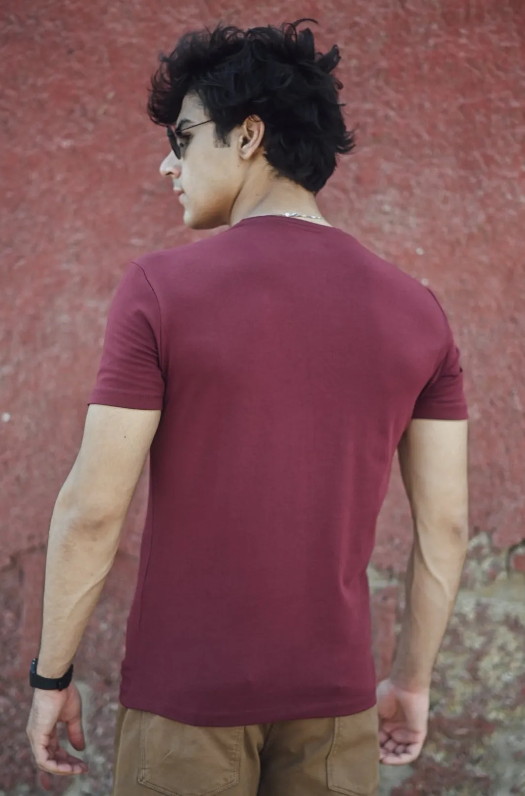 HALF SLEEVE GRAPHIC TEE - BURGUNDY
