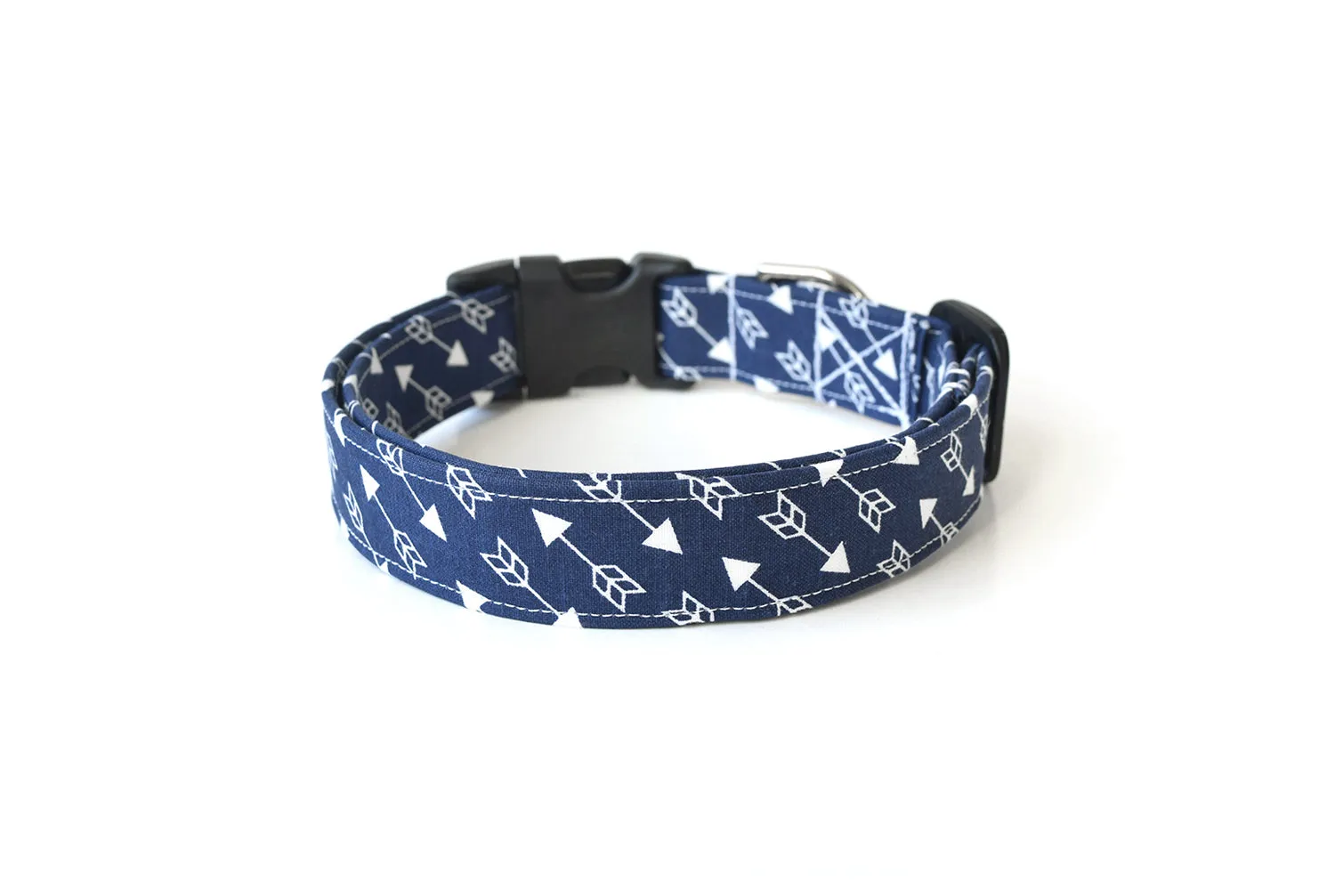 Navy Blue & White Arrows Dog Collar