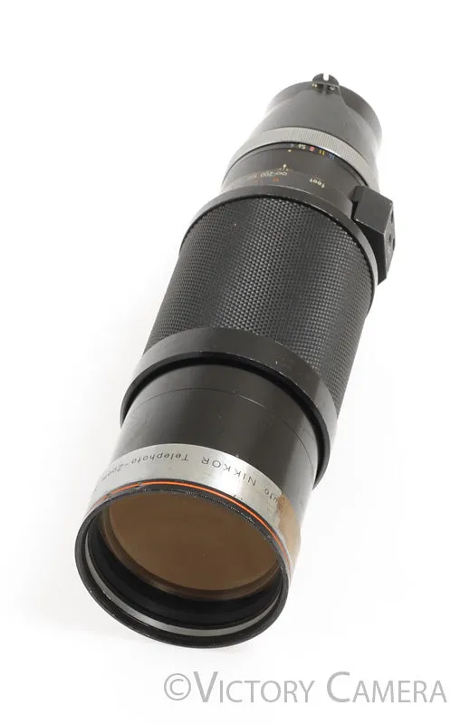 Nikon Nikkor Telephoto-Zoom 8.5cm-25cm (85mm-250mm) f4-4.5 Non-AI Lens -BGN-