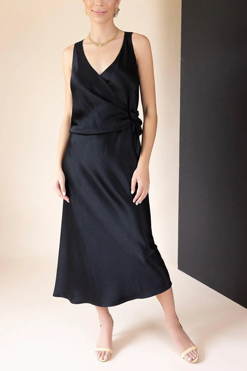 Sleeveless Wrap Dress - Black