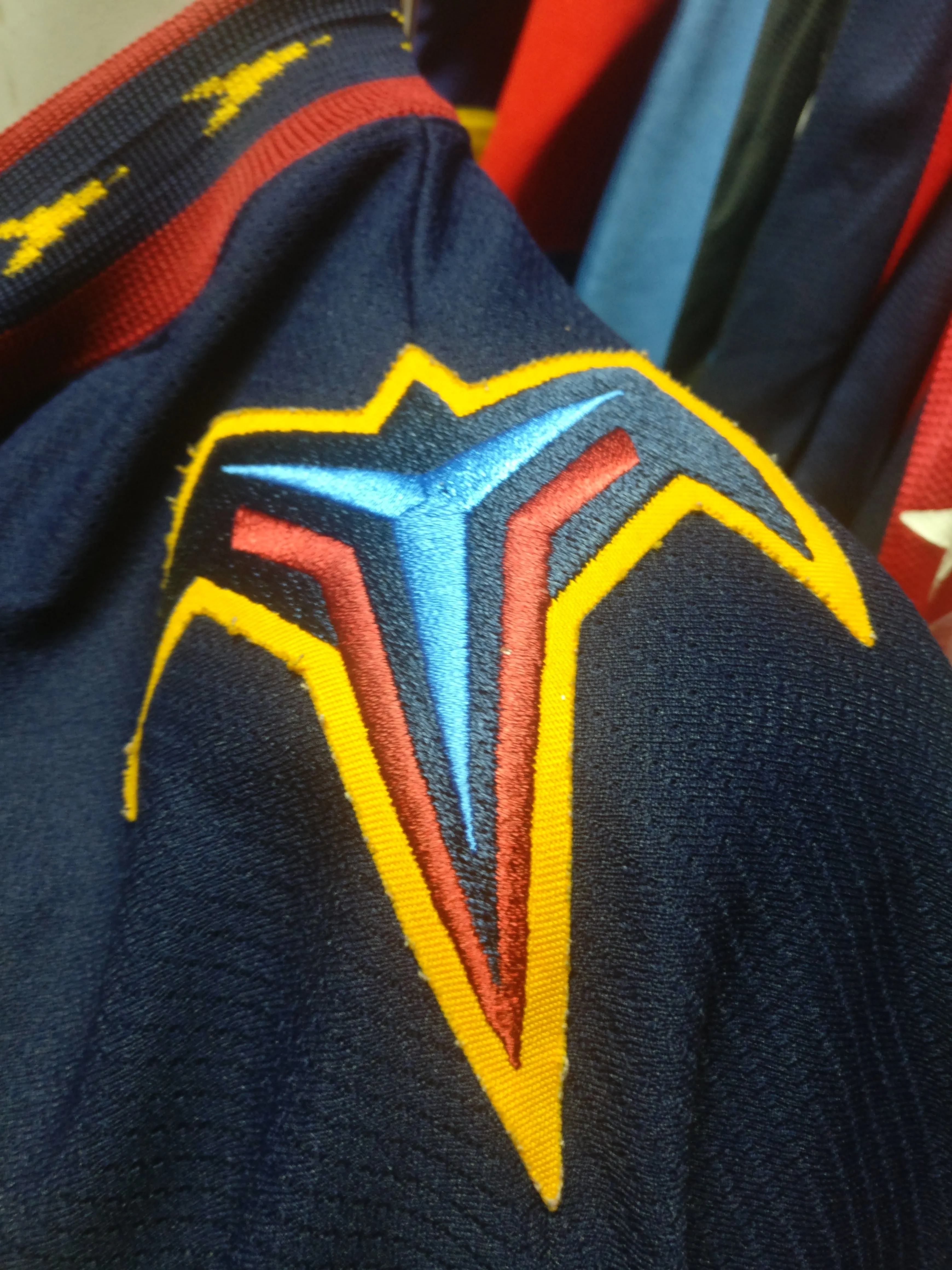 Vintage ATLANTA THRASHERS NHL CCM Jersey YS/YM (Rare)